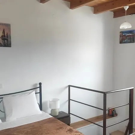 Apartment Tsitsinos Maisonette House
